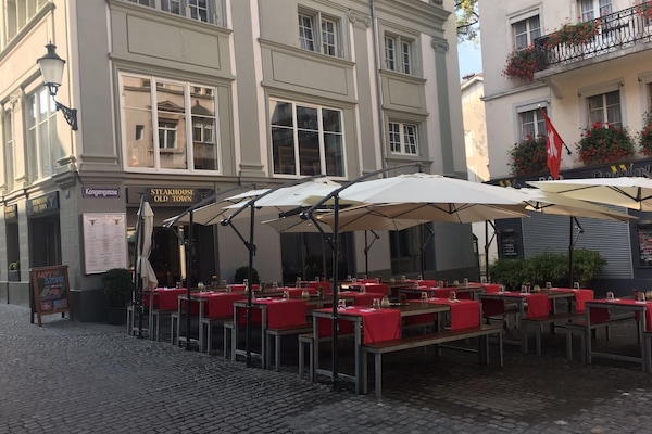 Mittagessen und Abendessen, internationale Küche