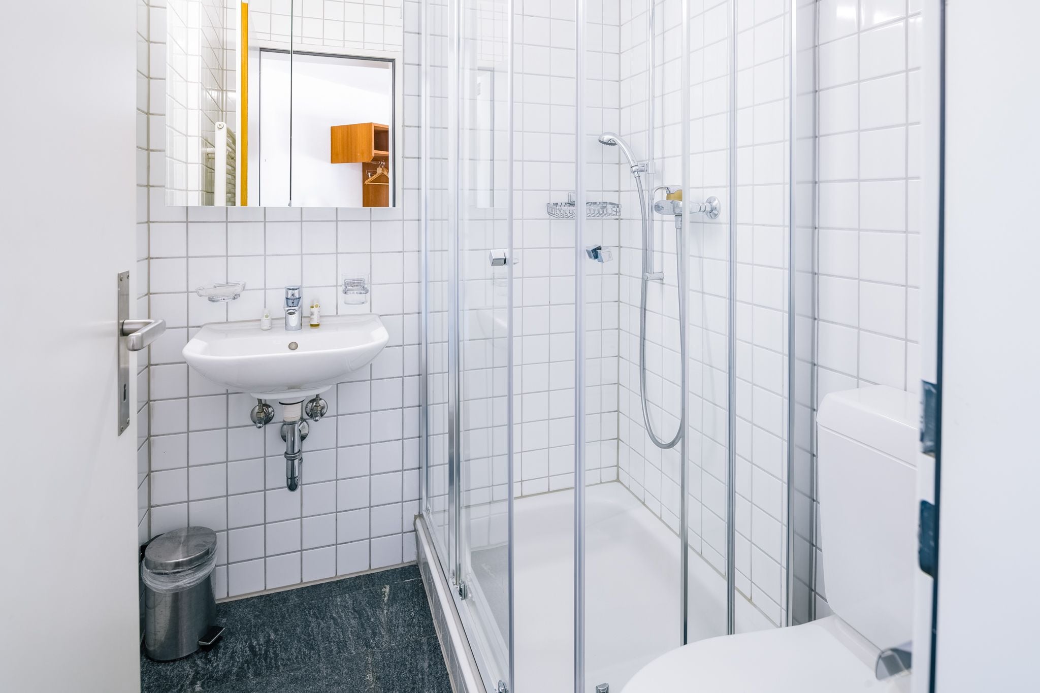 shower, free toiletries, hair dryer, slippers