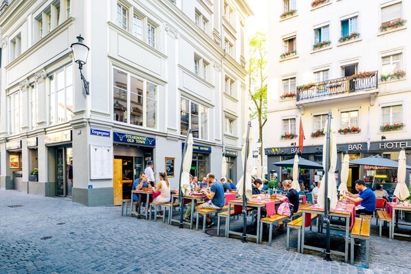 Mittagessen und Abendessen, internationale Küche