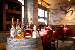 Lunch and dinner served, international cuisine - Hotel Old Town (Zürich)