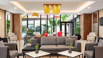 Lobby lounge