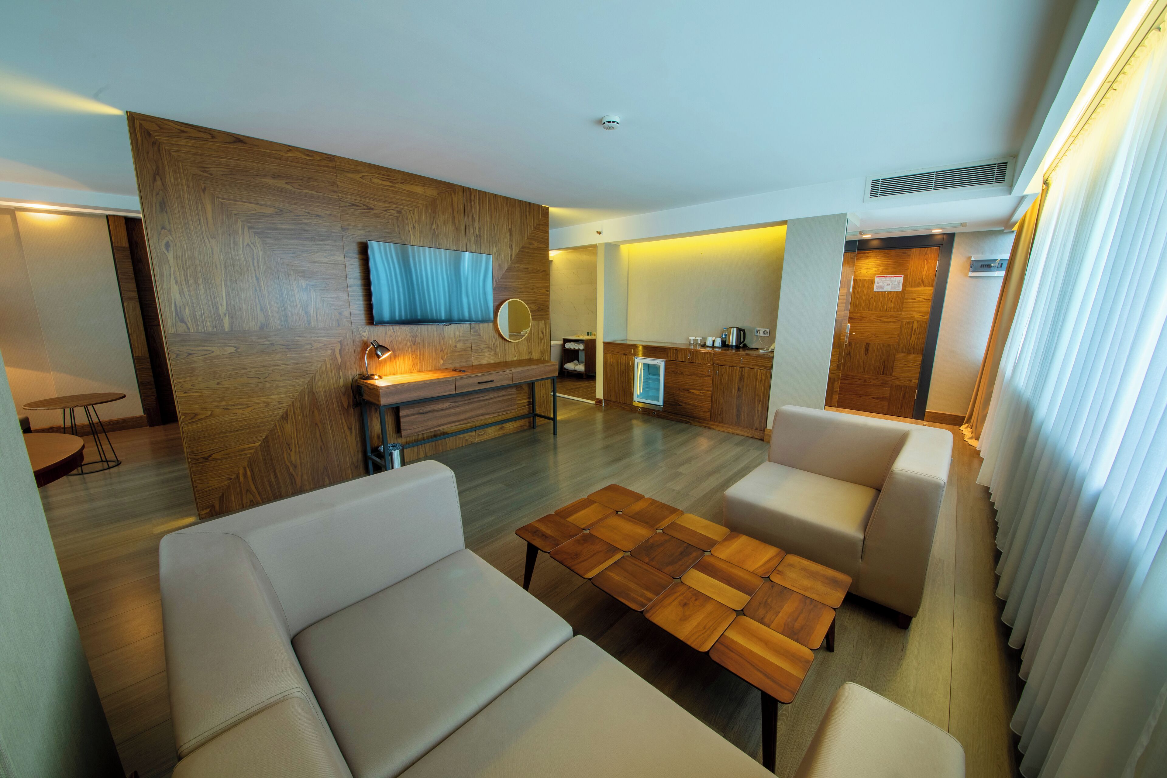 suite | living area | 32-inch lcd tv with satellite channels, tv