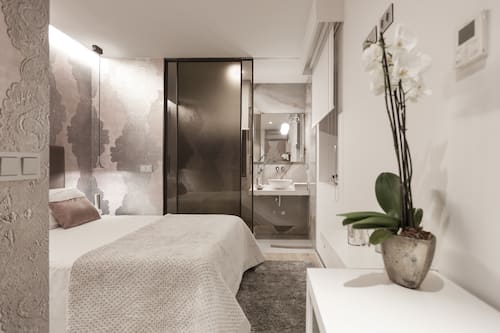 Deluxe-Doppelzimmer, Hügelblick (MARI) | Italienische Bettbezüge von Frette, Daunenbettdecken