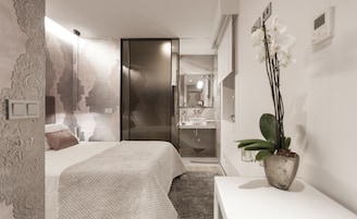 Deluxe Double Room, Hill View (MARI) | Frette Italian sheets, down comforters, Select Comfort beds