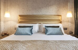 Suite – deluxe, bassengutsikt (BETIZU) | Italienske Frette-laken, dundyner og senger med Select Comfort-madrass