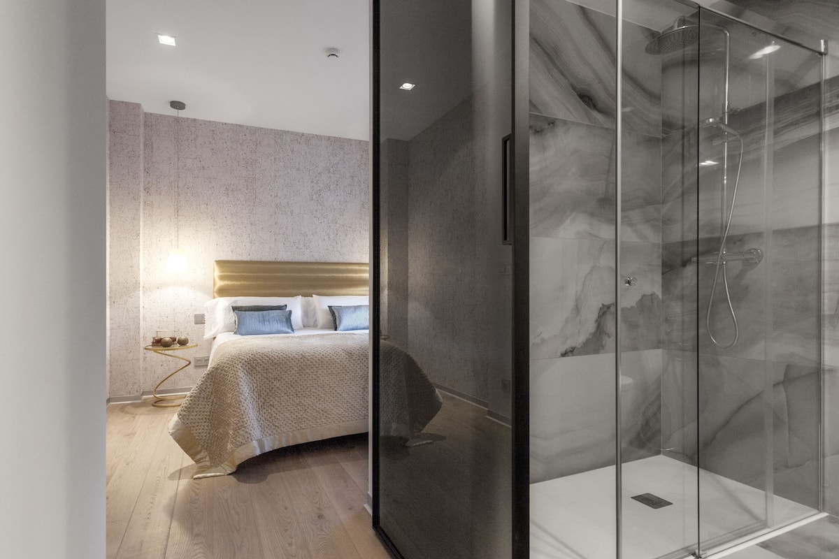 Deluxe Suite, Pool View (BETIZU) | Frette Italian sheets, down duvets, Select Comfort beds, free minibar