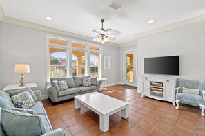 Living area - La Valencia Villa By Panhandle Getaways (Panama City Beach)