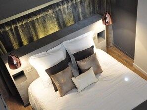 Appartamento, bagno in camera (2ème étage)