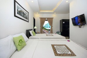 ファミリー ルーム ベッド (複数台) ガーデンビュー | ミニバー、デスク、WiFi (無料)