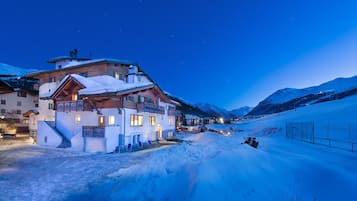 Parken ohne Service (8 EUR pro Tag)