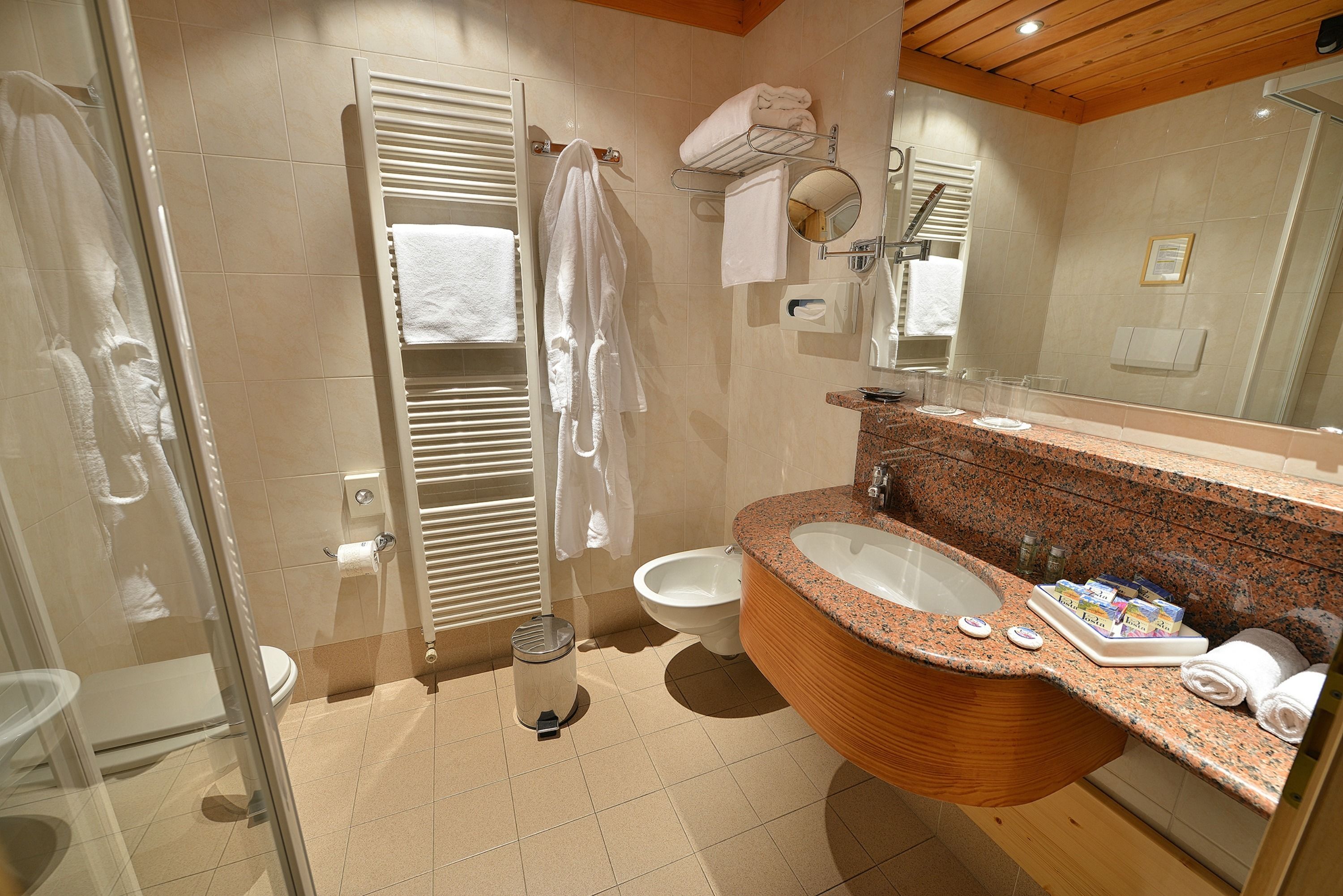 standard double or twin room | bathroom | free toiletries, hair dryer, bathrobes, slippers
