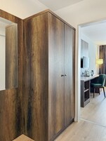 Minibar, in-room safe, desk, iron/ironing board