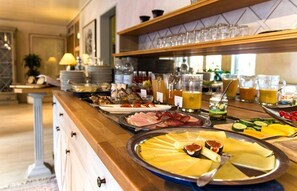 Daily buffet breakfast (EUR 15 per person) - STADT-Hotel Lörrach (Loerrach)
