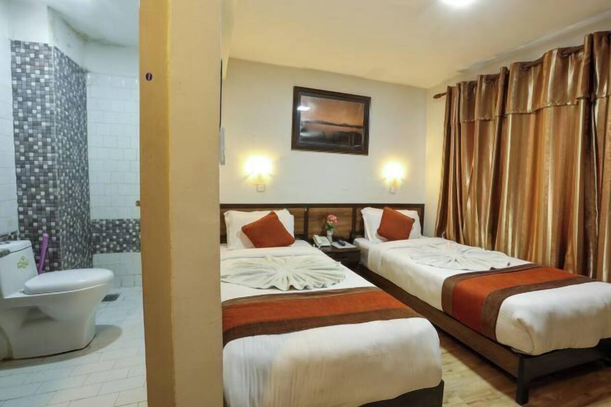 Premium bedding, in-room safe, desk, laptop workspace