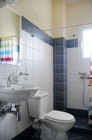 Apartamento, 1 quarto, vista para o mar | Pia do banheiro