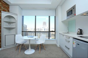 Luxury Studio, City View | Premium bedding, desk, blackout drapes, soundproofing