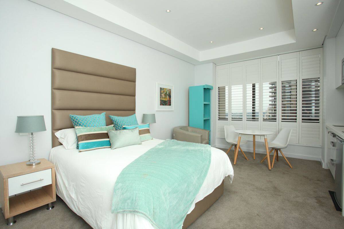 Estudio Deluxe, vista a la ciudad | Ropa de cama de alta calidad, escritorio y cortinas blackout 