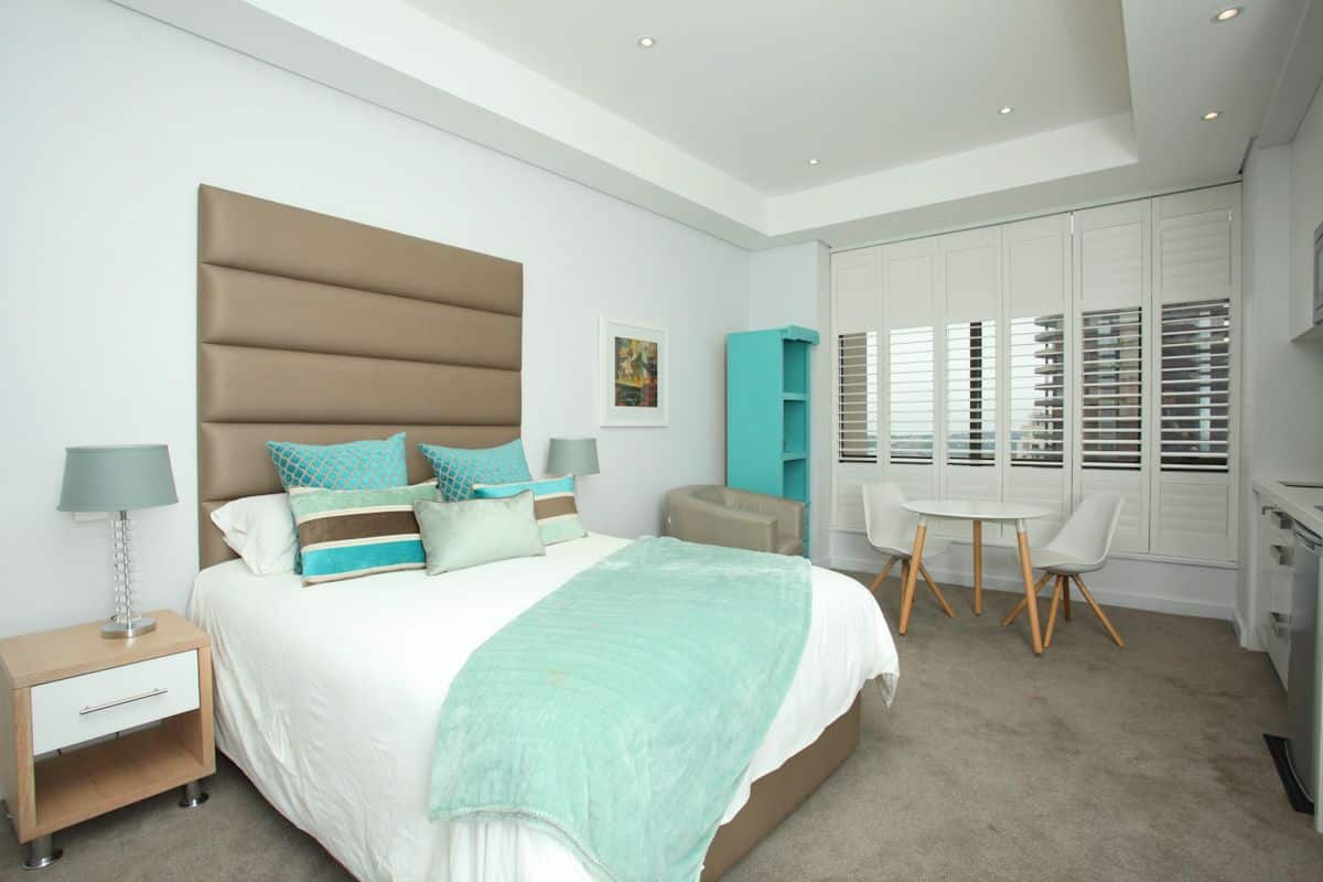 Deluxe Studio, City View | Premium bedding, desk, blackout drapes, soundproofing