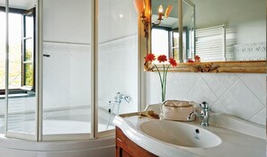 Appartement Deluxe (Pansé) | Salle de bain