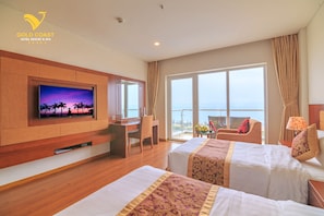 高级双床房, 海洋景观 | 迷你吧、客房内保险箱、办公桌、遮光窗帘