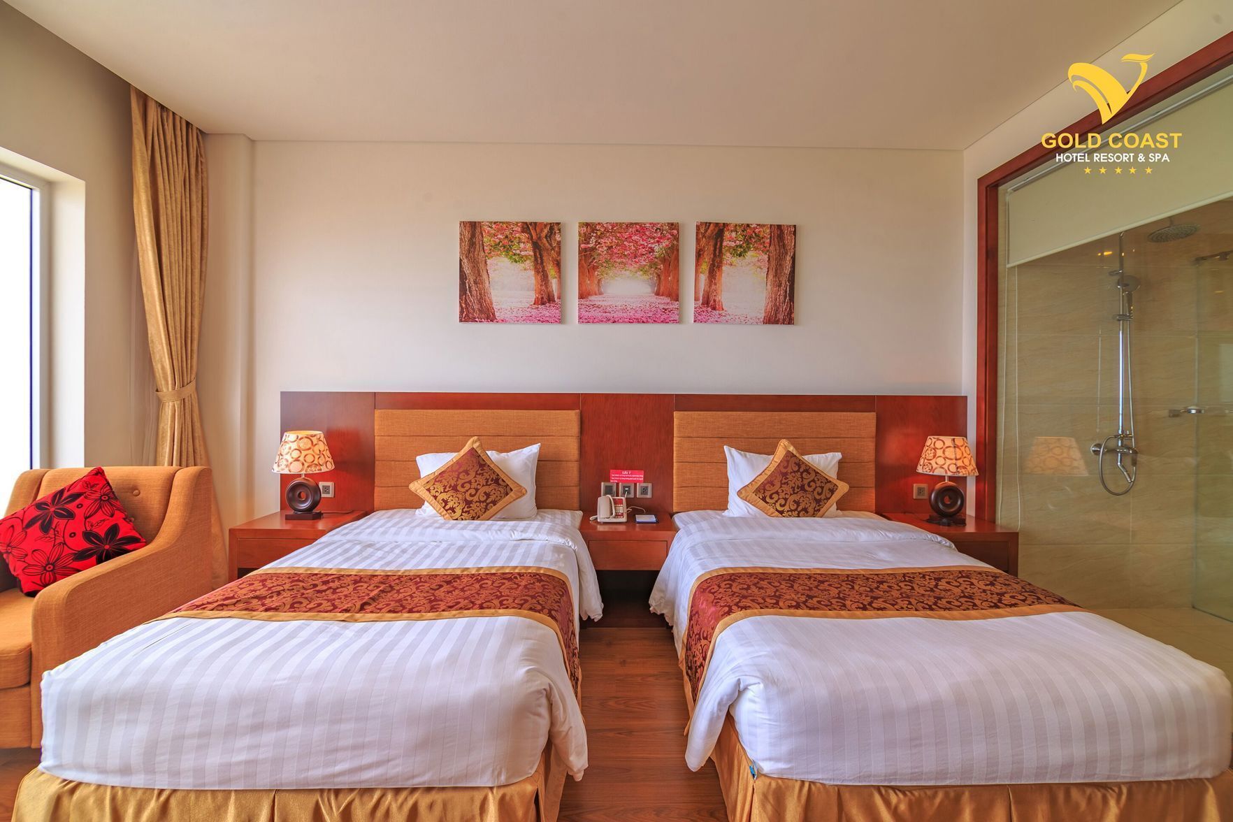 Minibar, in-room safe, desk, blackout curtains