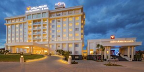 Front of property – evening/night - Gold Coast Hotel Resort & Spa (Dong Hoi)