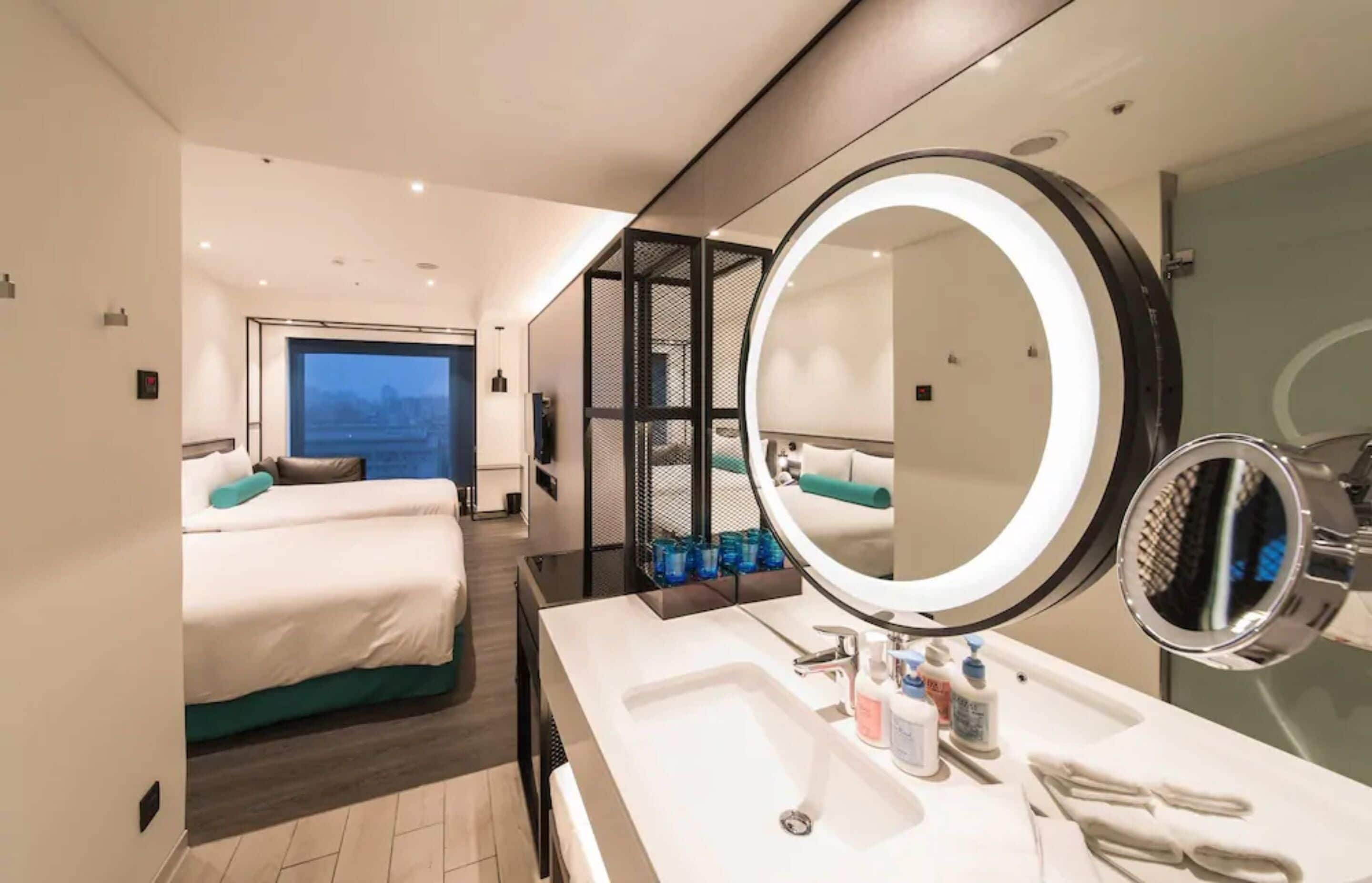 Habitació quàdruple familiar | Caixa forta a l&#x27;habitació i cortines opaques 