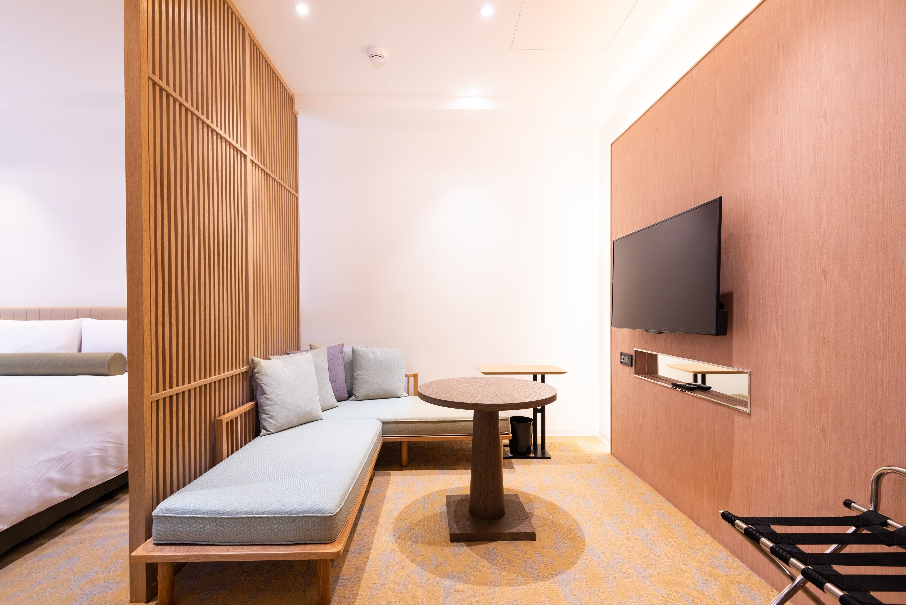 1 bedroom, in-room safe, blackout curtains, soundproofing