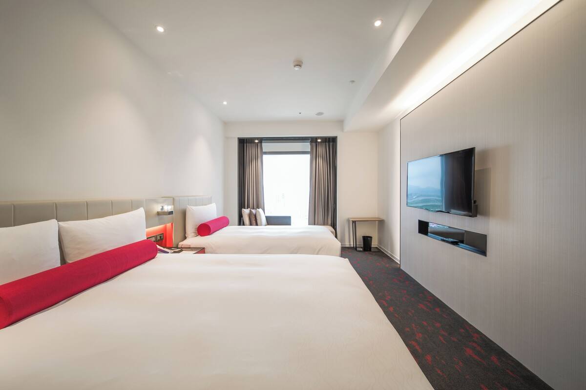 In-room safe, blackout curtains, soundproofing, free cots/infant beds
