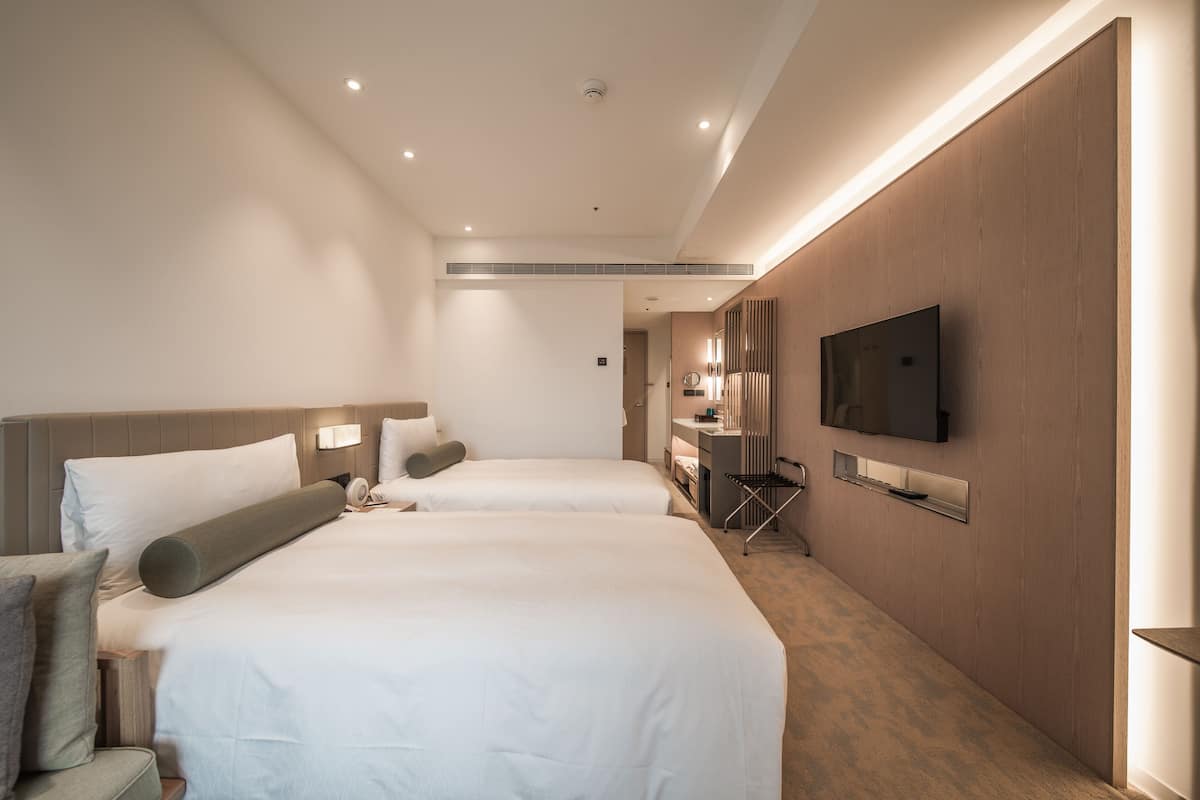 Deluxe Room, 2 Twin Beds | In-room safe, blackout drapes, soundproofing, free cribs/infant beds