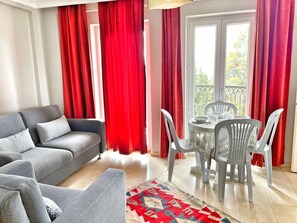 Apartment, 1 Bedroom | Living area