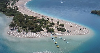 Antas Deluxe Apartments