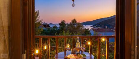 Honeymoon Double Room, Balcony, Sea View | Premium bedding, in-room safe, individually decorated, soundproofing