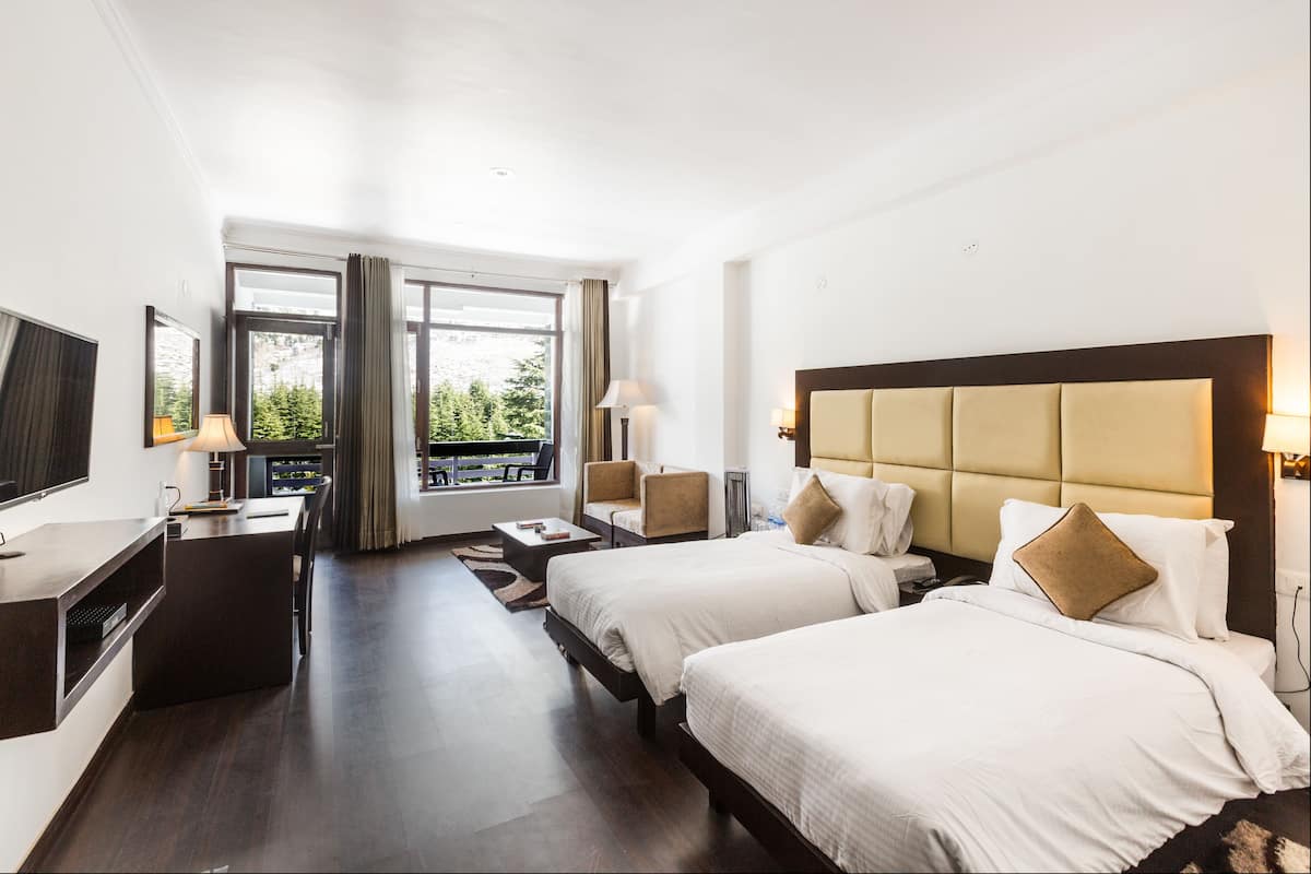 Habitación doble Premium | Ropa de cama de alta calidad, escritorio y wifi gratis