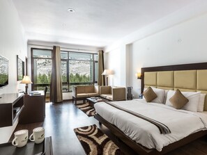 Habitación Premium doble | Ropa de cama de alta calidad, escritorio, wifi gratis