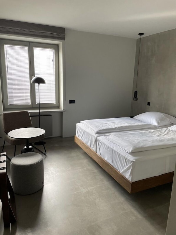 Ylelliset vuodevaatteet, silitysrauta/-lauta, ilmainen Wi-Fi