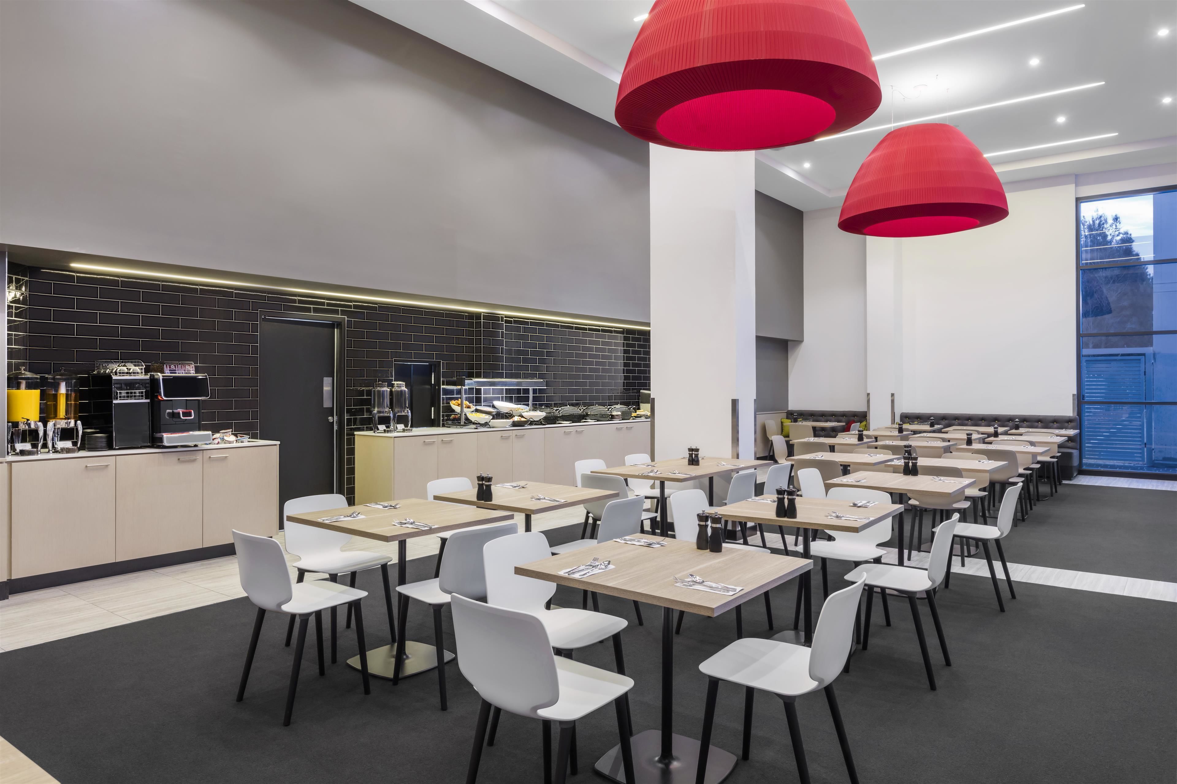 daily buffet breakfast for a fee