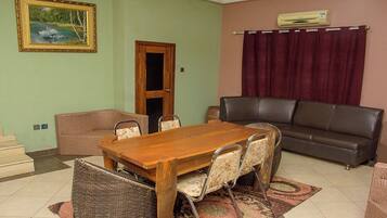 Minibar, bureau, rideaux occultants, chambres insonorisées