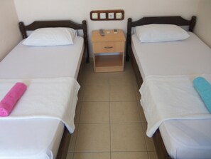 Standard Twin Room | Premium bedding, in-room safe, soundproofing, iron/ironing board - Pinara Pension & Guesthouse (Fethiye)