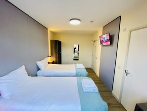 Twin Room | Desk, soundproofing, iron/ironing board, cribs/infant beds