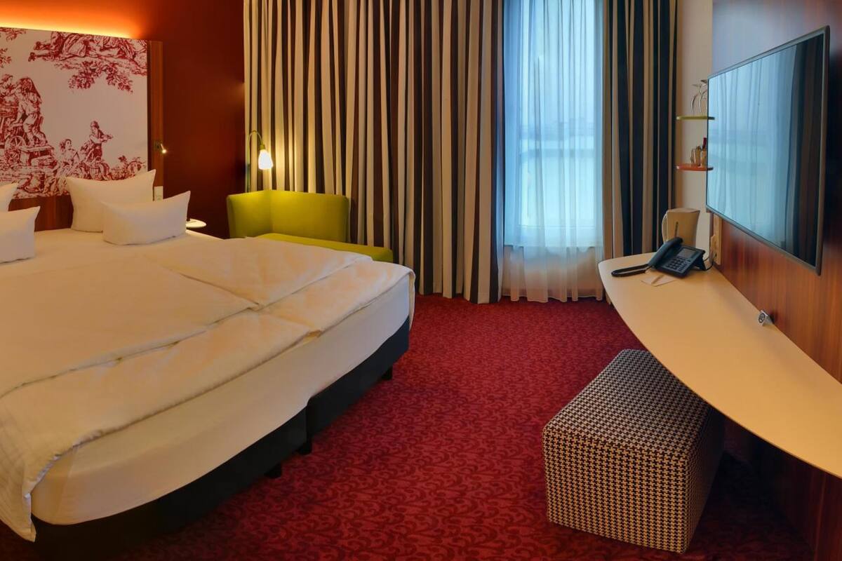 comfort double room | in-room safe, desk, soundproofing, iron/ironing board