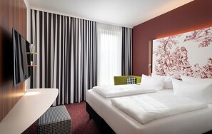 Deluxe Doppelzimmer | Cofres nos quartos, escrivaninha, quartos à prova de som