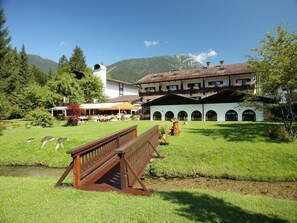 Property grounds - Hotel Alpenhof Grainau (Grainau)