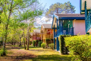 Studio, 1 Queen Bed, Kitchenette (2 persons maximum) | Terrace/patio - Azureva Lacanau (Lacanau)