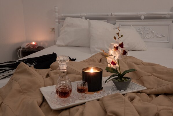 Caja fuerte, decoración individual, mobiliario individual y escritorio