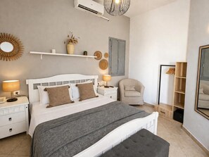 Honeymoon Bungalow | Pengeskab på værelset, individuelt design, individuel indretning