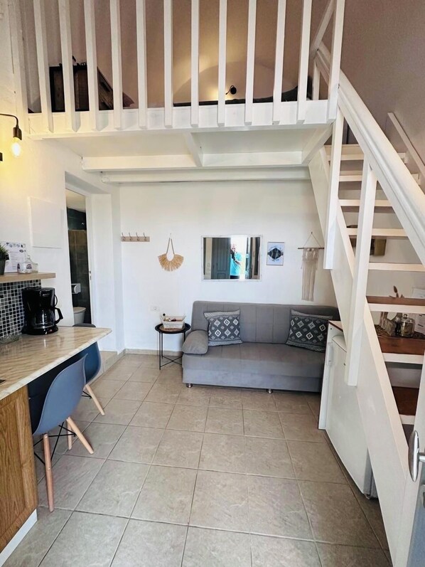 Caja de seguridad en la habitación y decoración personalizada 