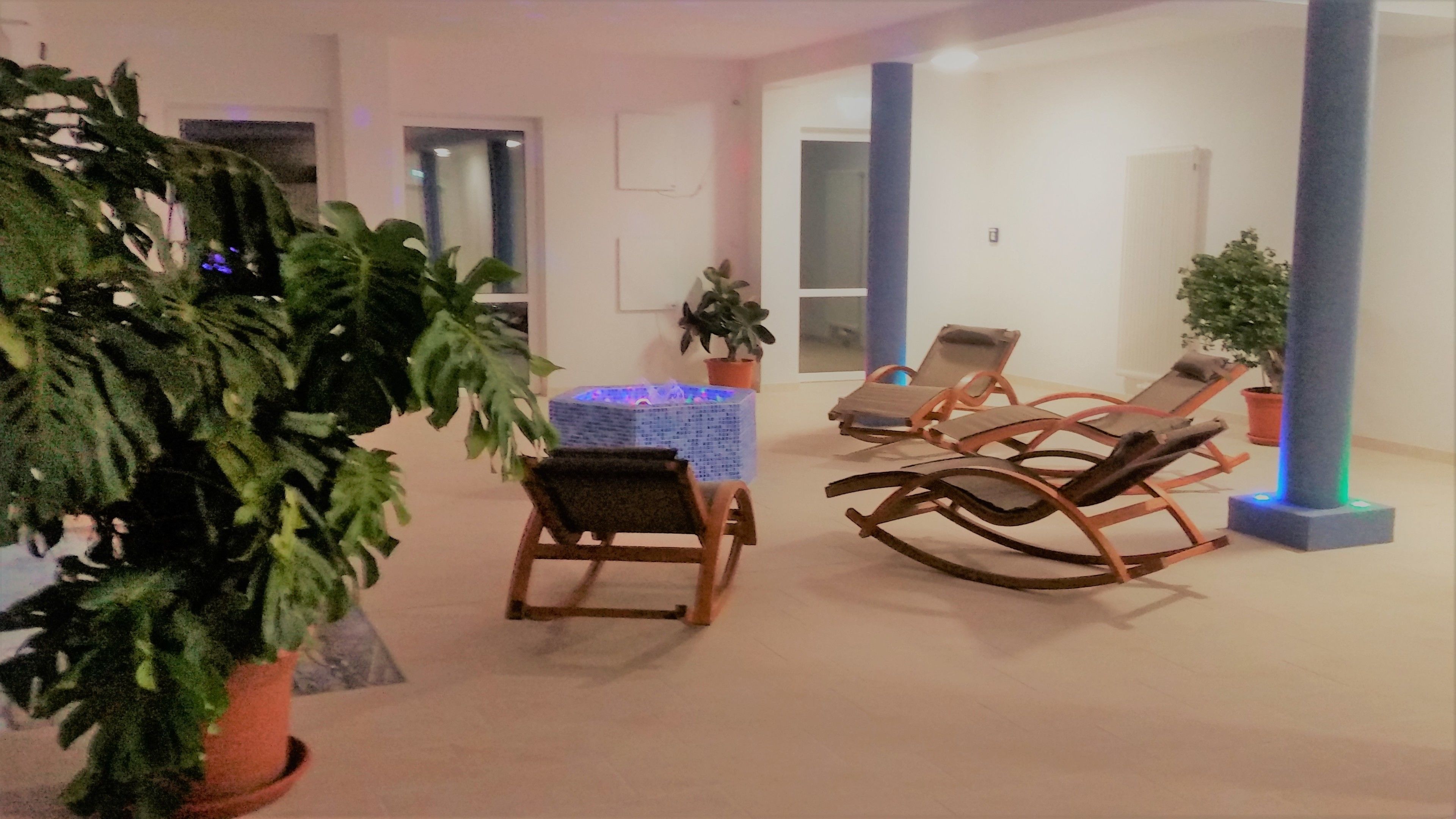 sauna, body treatments, body wraps, body scrubs, facials, reflexology