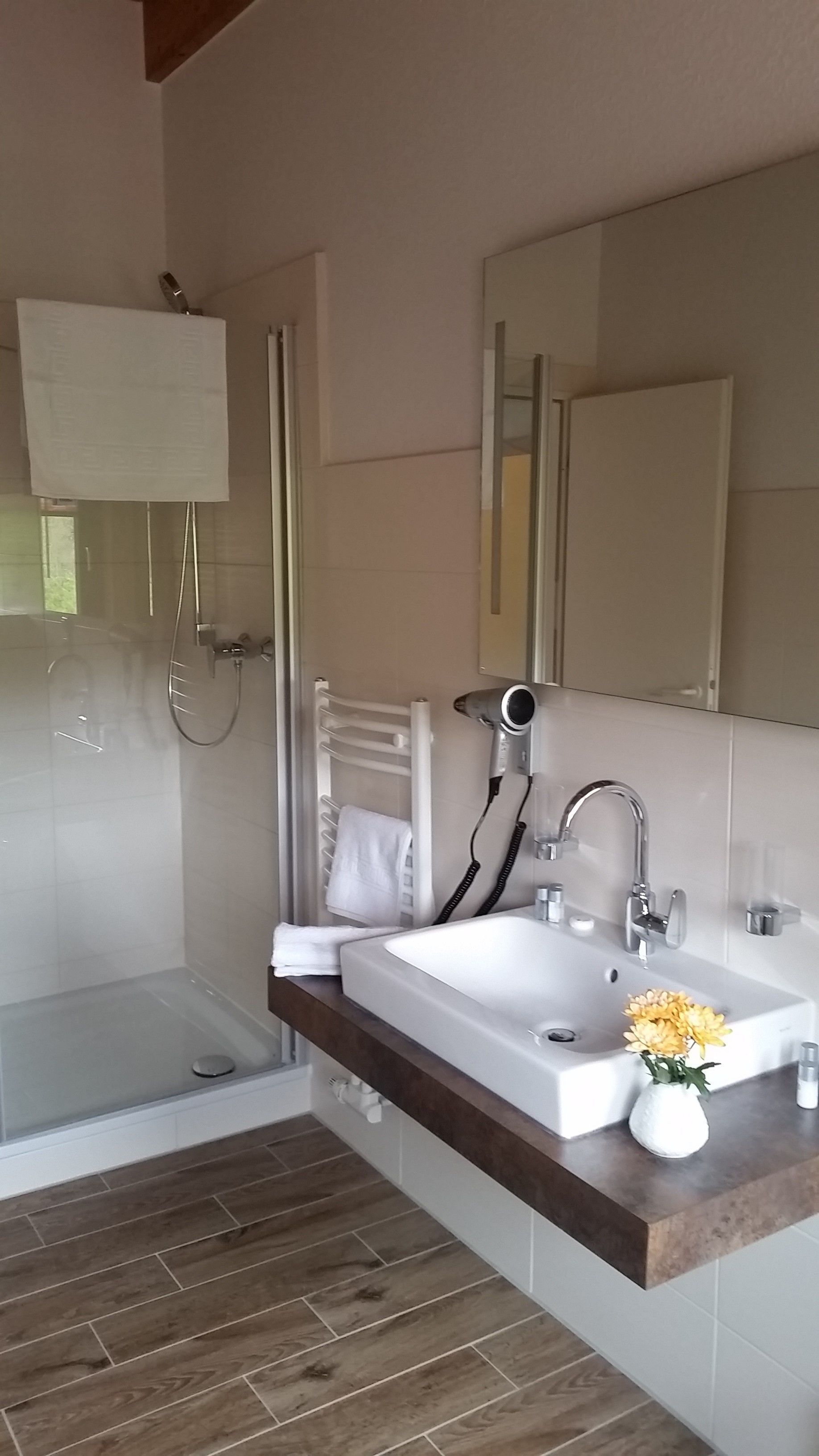 comfort double room, balcony, garden view | bathroom | shower, free toiletries, hair dryer, bathrobes