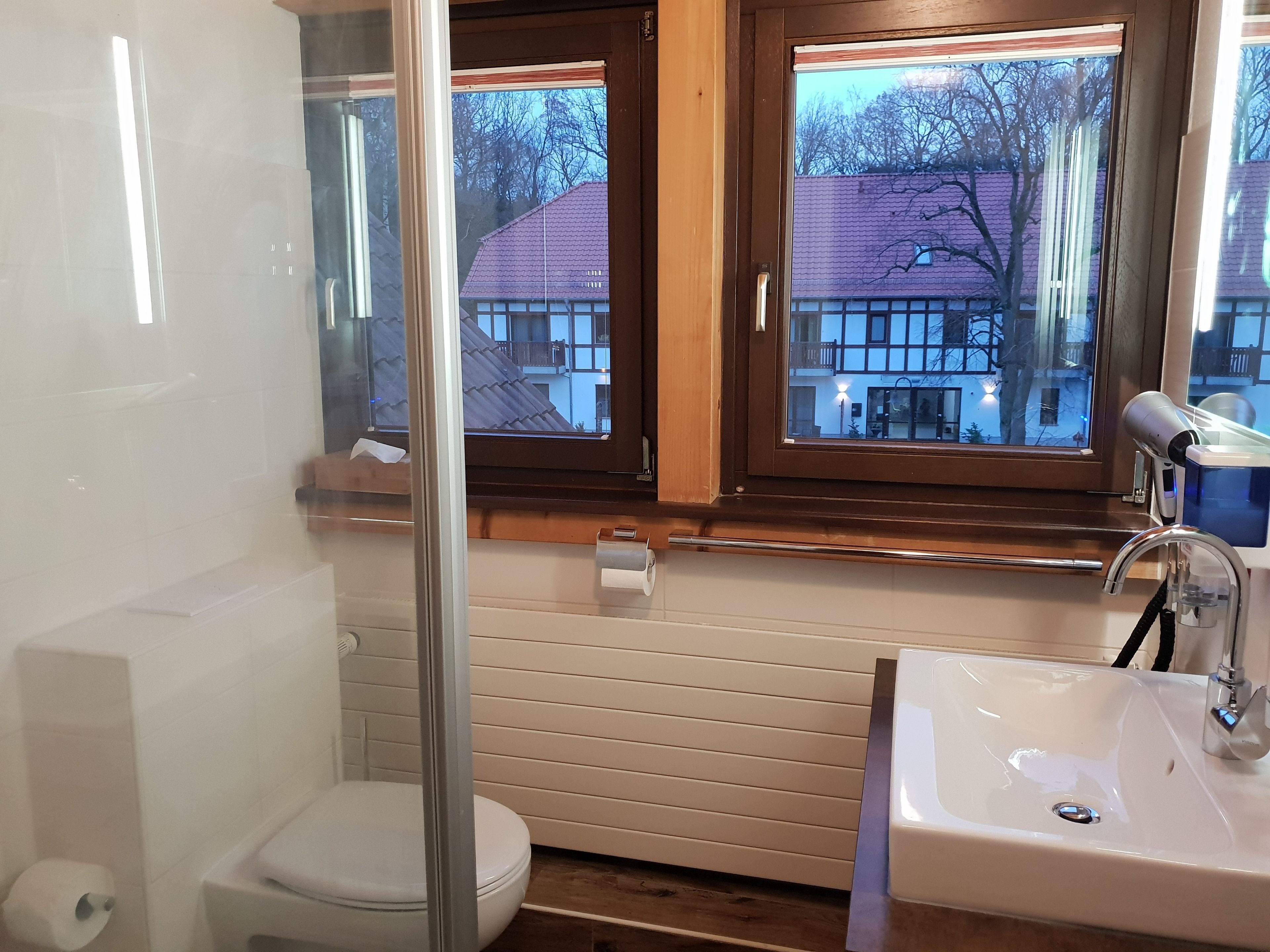 family room, balcony | bathroom | shower, free toiletries, hair dryer, bathrobes